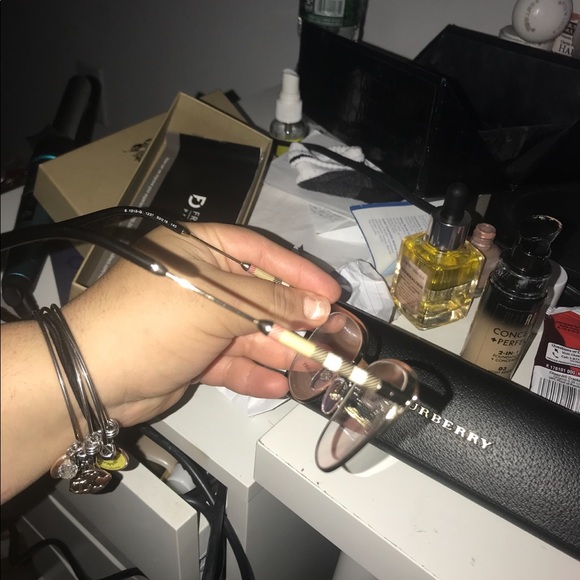Burberry eyeglasses!! Authentic 100% - Picture 2 of 4